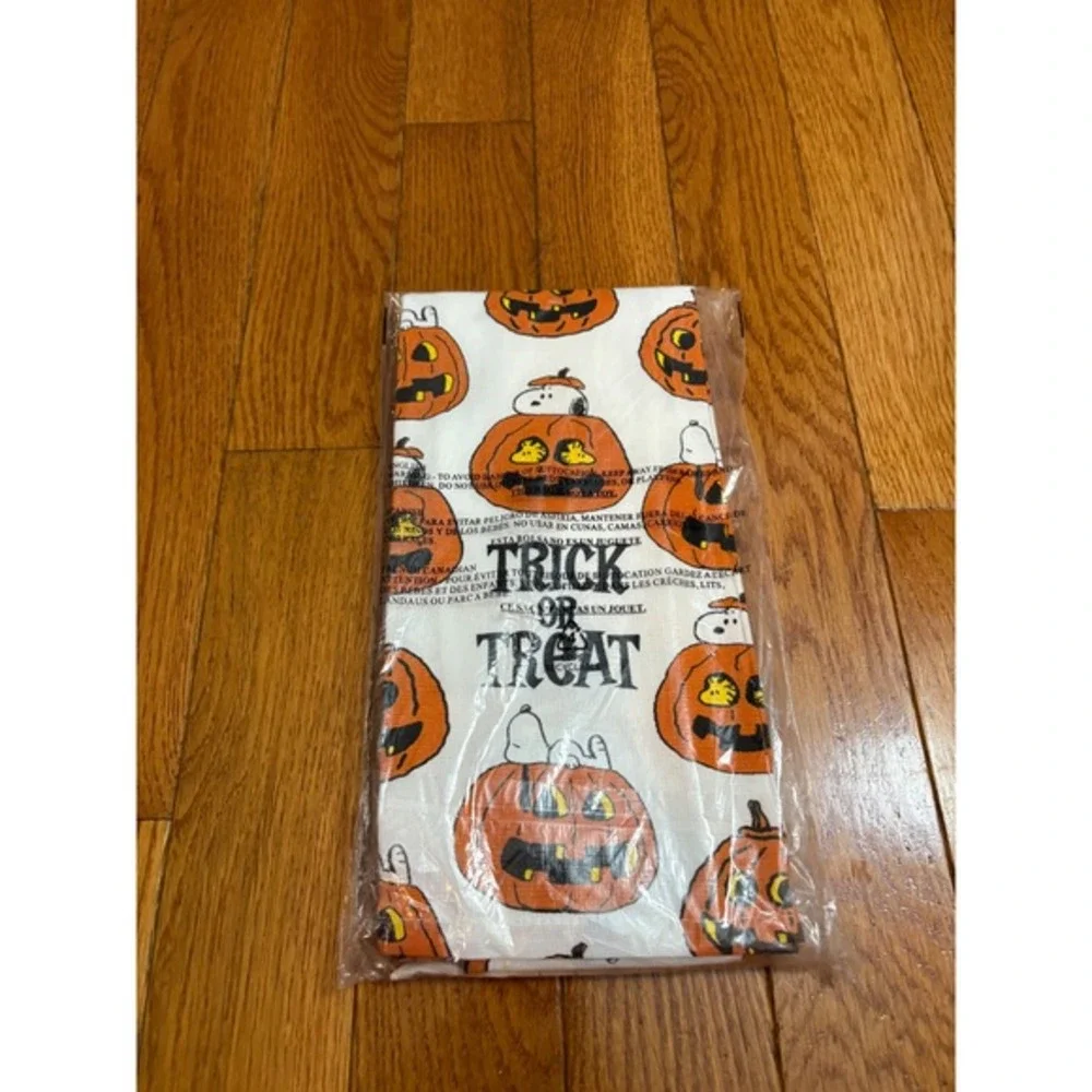 Peanuts Snoopy Halloween Trick or Treat Kitchen Towels Set of 2‎ Jack O Lantern
